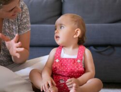 8 Tips Mengasuh Anak untuk Orangtua yang Lebih Cepat Beradaptasi dan Tanggap