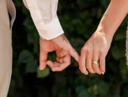 Ramalan Cinta Zodiak 25 Desember 2025: Scorpio Lebih Dewasa, Pisces Lebih Romantis