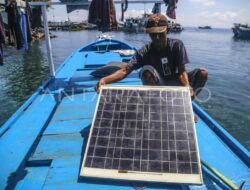 Sinergi Kemenkop dan Pertamina Perkenalkan PLTS untuk Nelayan di Pulau Sembur