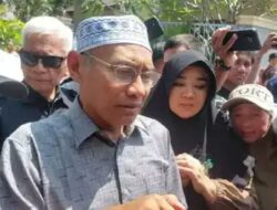 Selain Eggi Sudjana, Rizal Fadillah dan Kurnia Tri Royani Pernah Temui Jokowi di Solo
