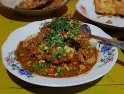 Buka Puasa di Trenggalek? Coba Tahu Lontong Ngantru Legendaris!